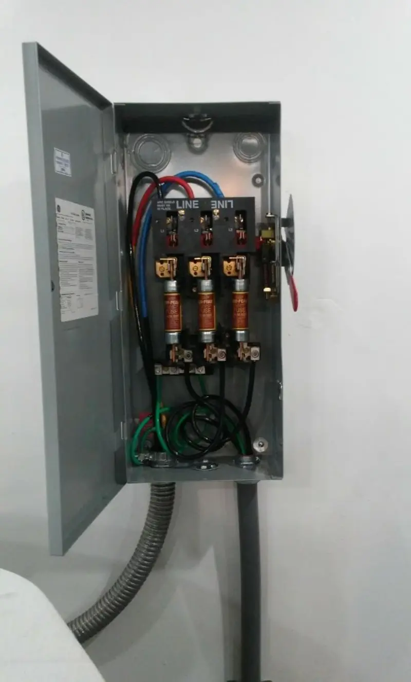 Three-phase disconnect switch installed for Electrical Wiring & Rewiring in Palermo